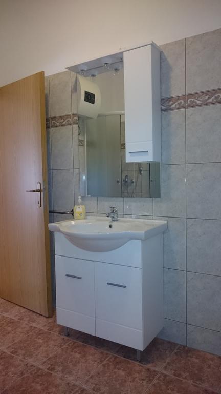 Apartment Ombretta Vintijan Екстериор снимка